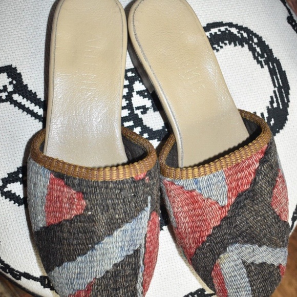 ARTEMIS 100% Wool Slides Made in Turkey Retail For $225! Size 36 - Picture 4 of 5